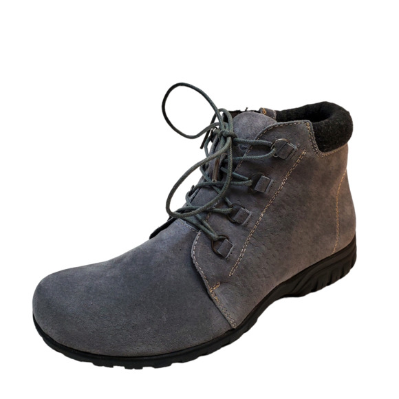 Propét Delaney Strap Women's Ankle Boots | Scotchgard Leather With Hook & Loop Closure | Cushioned Rubber Insole